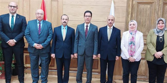 رئيس جامعة بنها يستقبل مساعد أمين مجلس الوزراء