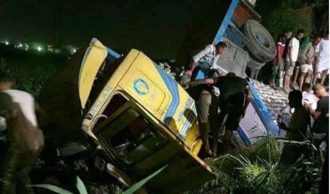 أثناء معاينته لحادث طريق القاهرة الفيوم.. سيارة تدهس نائب رئيس مدينة سنورس