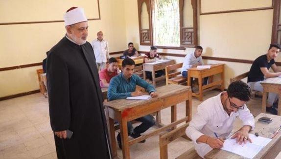 طلاب الثانوية الأزهرية يؤدون اليوم امتحانات الدور الثاني في هذه المواد