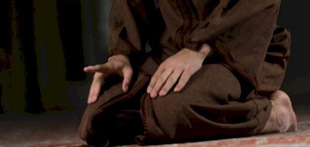 هل يجوز تأخير صلاة العشاء لأدائها مع قيام الليل؟