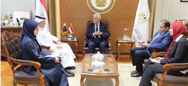 وزير التعليم العالي يبحث مع السفير القطري سبل التعاون المشترك بين البلدين 