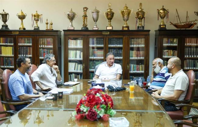 الخطيب يجتمع بـ لجنة التخطيط لحسم كل ملفات قطاع الكرة