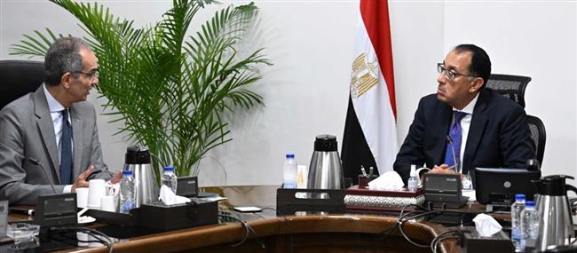 رئيس الوزراء يستعرض مع وزير الاتصالات أوجه التعاون مع الوزارات المختلفة