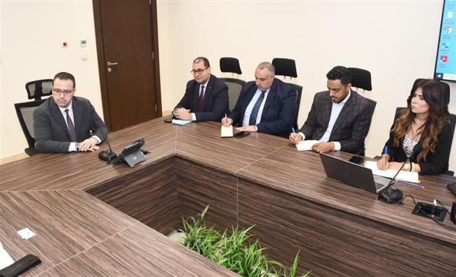 الإسكان تبحث سبل التعاون مع مسئولي بنك الاستثمار الأوروبي 