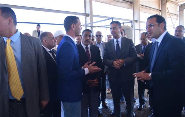 وزير التموين و محافظ مطروح يتفقدان مصنع تعبئة الغاز بالكيلو 16