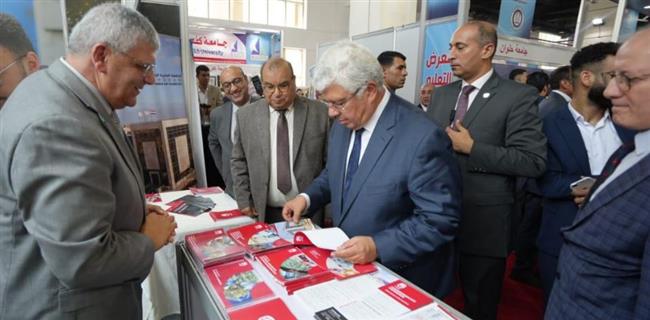وزير التعليم العالى يتفقد جناح الجامعة اليابانية بمعرض اخبار اليوم  التعليمى  