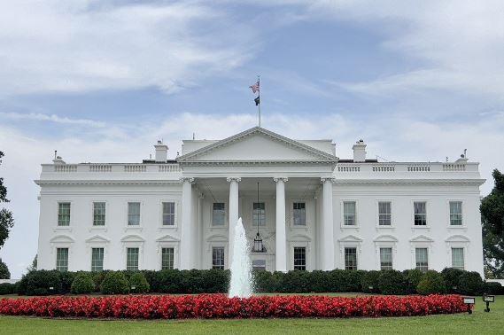 البيت الأبيض: إدارة بايدن حققت أدنى مستوى للبطالة في البلاد خلال 50 عاماً