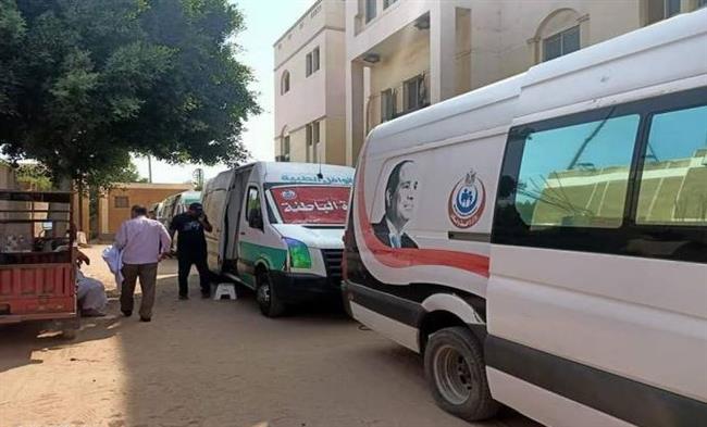 قنا: فحص 618 حالة في قافلة طبية مجانية بقوص