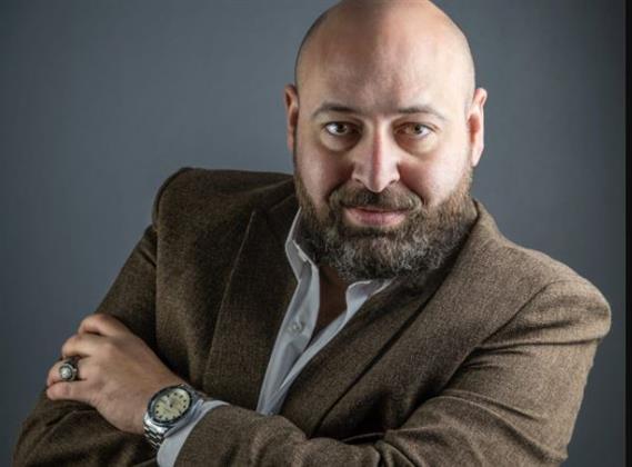أحمد أسامة في كل سنة مرة و ينتظر عرض "المخفي"
