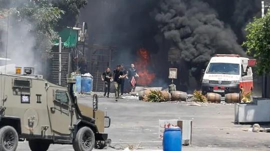 معارك ضارية في جنين وقوات الاحتلال تقتل مسنا فلسطينيا بـ9 رصاصات