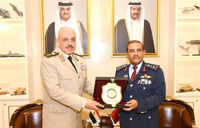 الفريق أحمد خليفة يعود إلى أرض الوطن عقب إنتهاء زيارته لدولة قطر 