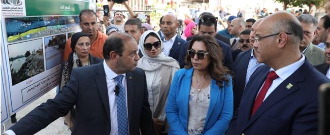 وزيرة التنمية المحلية ومحافظ القليوبية يتفقدان مركز سيطرة الشبكة الوطنية بالديوان العام