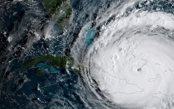 عاصفة مدارية تتجه نحو ولاية فلوريدا الأمريكية