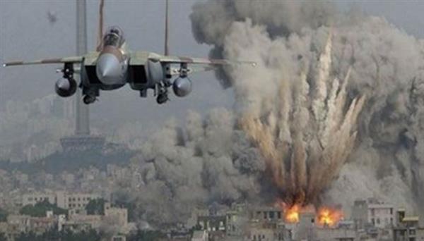 طيران الاحتلال يقصف منزلا بمنطقة جورة اللوت في خان يونس جنوبي قطاع غزة