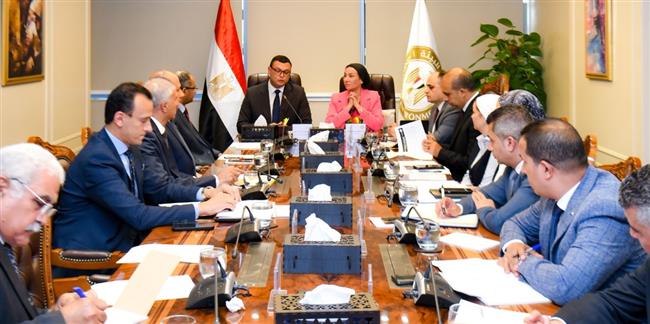 وزيرا البيئة والإسكان يبحثان عددا من ملفات العمل المشترك