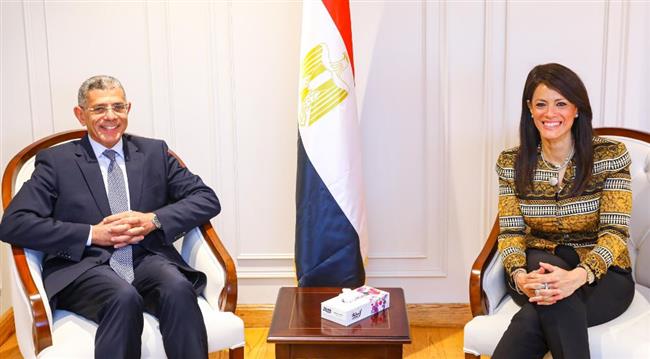 المشاط تلتقي الرئيس التنفيذي لوكالة الفضاء المصرية