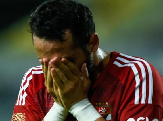 الدوري المصري .. طبيب الأهلي يكشف تفاصيل إصابة كريم فؤاد