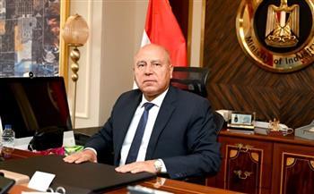 وزير الصناعة يبحث مع الوفد الإماراتي سبل تعزيز التعاون بين البلدين