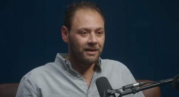محمد علي رزق يكشف أسباب طرده لزوجته وابنه من البيت