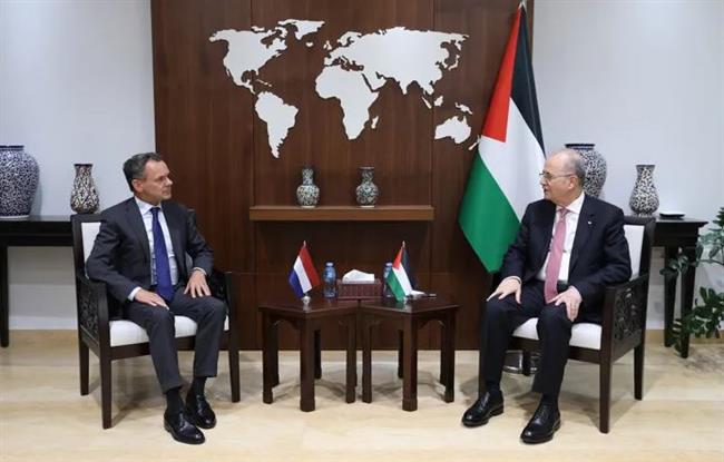 رئيس الوزراء الفلسطيني يبحث مع وزير خارجية هولندا دفع الجهود لوقف العدوان