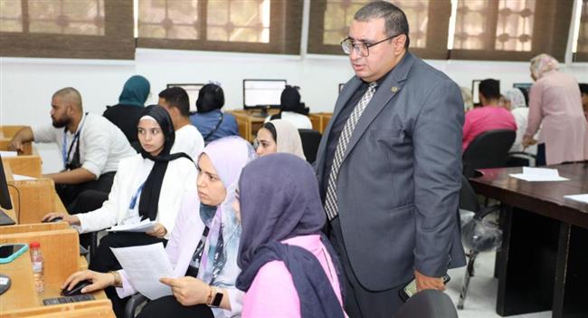  مكتب التنسيق الفرعي بجامعة قناة السويس يواصل تسجيل طلاب الدبلومات الفنية