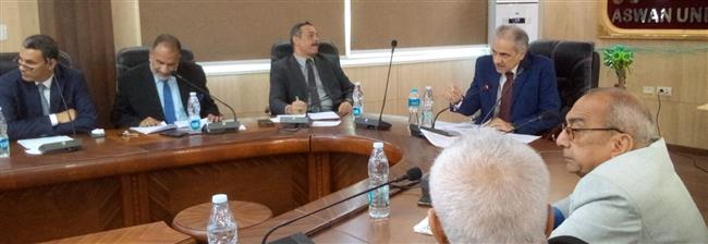 مجلس جامعة أسوان يناقش استعدادات العام الدراسي الجديد 2025/2024