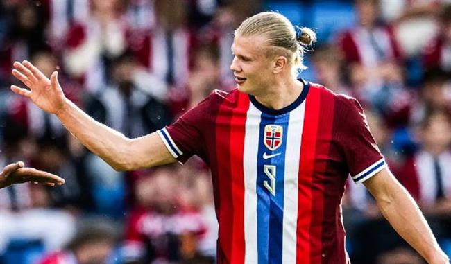 هالاند يقترب من لقب الهداف التاريخي لمنتخب النرويج