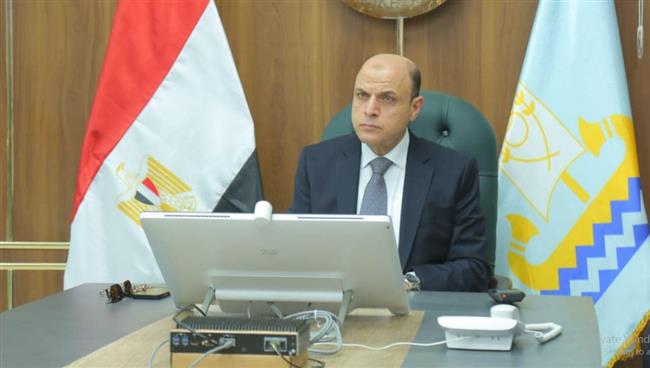 تمهيدا لرصفه.. محافظ كفر الشيخ يتابع أعمال التطوير والمرافق بشارع بورسعيد ببيلا 