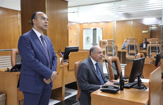 خلال متابعته إزالة برج مخالف.. محافظ المنيا: مواجهة التعديات على الأراضي مهمة وطنية