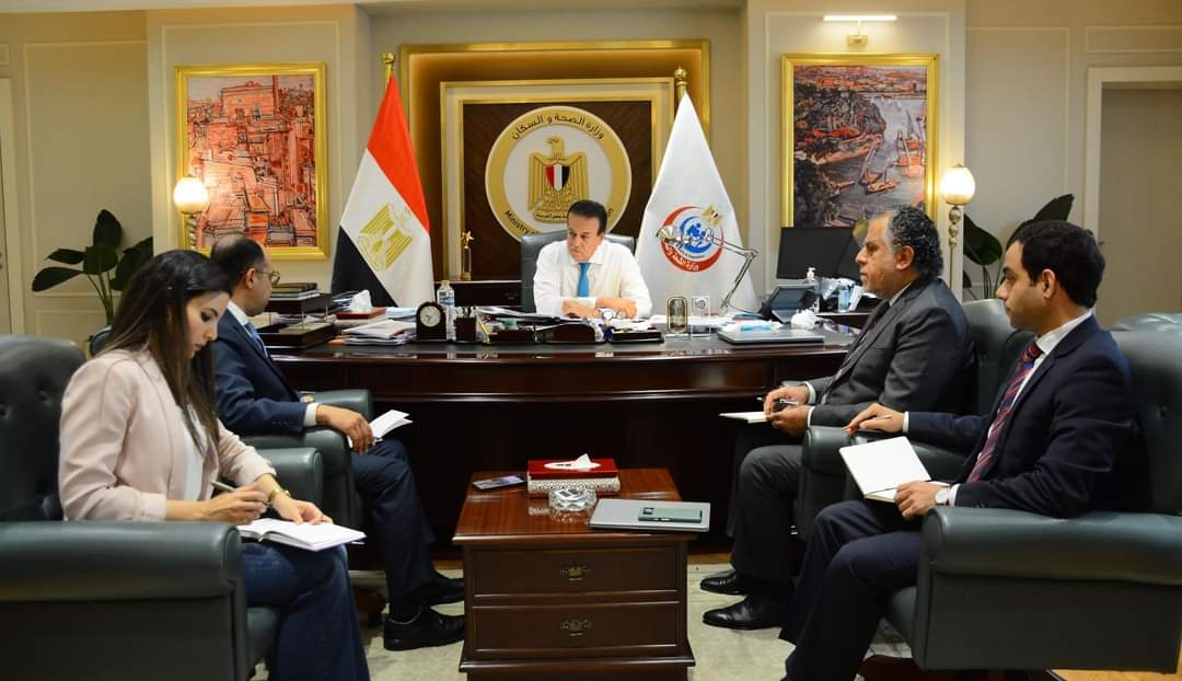 وزير الصحة يستقبل سفير مصر بـ جنوب إفريقيا