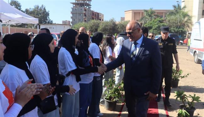 محافظ القليوبية يشهد اصطفاف سيارات الجهات المشاركة فى مبادرة "بداية".. صور 