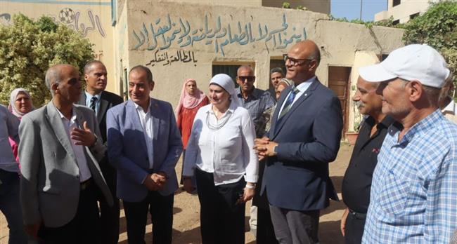 استعدادا للعام الدراسي الجديد.. محافظ القليوبية يتفقد بعض مدارس المحافظة 
