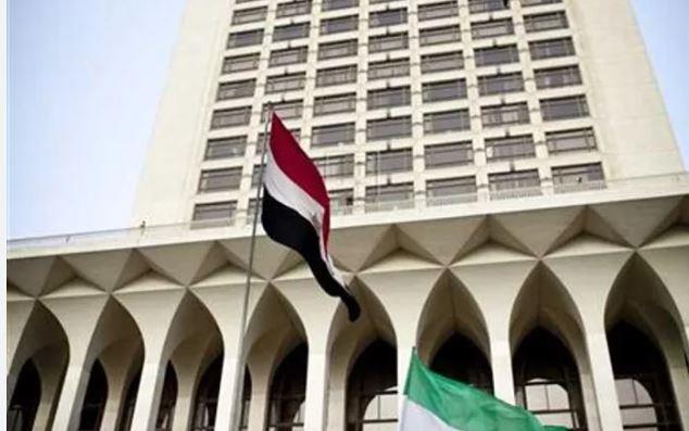 الخارجية تتابع حادث إنقلاب سيارة تحمل مصريين في درنة بليبيا