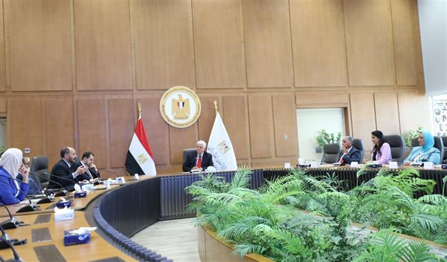 "عاشور" يرأس اجتماع اللجنة العليا لمستشفيات ومراكز ووحدات الأورام الجامعية