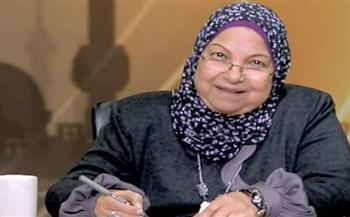 سعاد صالح: يجوز صلاة المرأة جانب الرجل.. بشرط