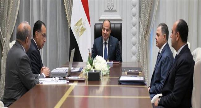 الرئيس السيسي يوجه بتكثيف العمل في مشروعات الطاقة المتجددة