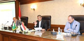 محافظ الجيزة يتابع الموقف النهائي لملف تقنين أراضي أملاك الدولة 