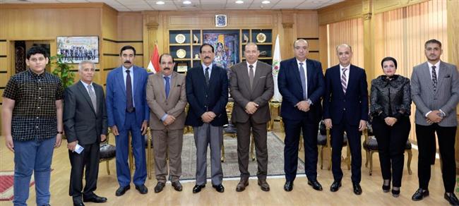 رئيس جامعة المنصورة يستقبل رئيس اتحاد الأكاديميين العرب بالعراق 