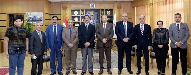 رئيس جامعة المنصورة يستقبل رئيس اتحاد الأكاديميين العرب بالعراق لبحث سبل التعاون 