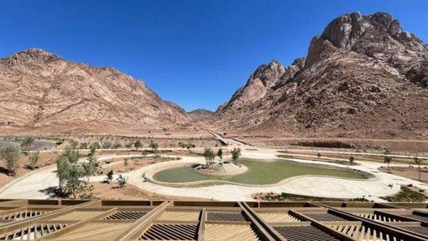 محافظ جنوب سيناء يبحث مشروع الهوية البصرية لسانت كاترين وباقي مدن المحافظة 