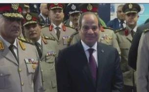 السيسي يتفقد جناح "العربية للتصنيع" بمعرض مصر للطيران والفضاء 