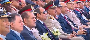 الرئيس السيسى يشهد العرض الجوى على هامش معرض مصر للطيران والفضاء