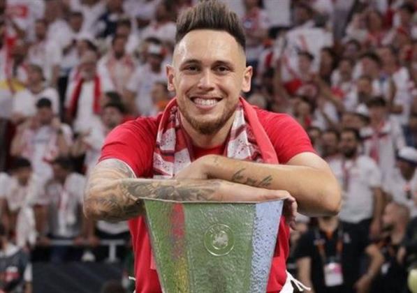 رحيل لوكاس أوكامبوس لاعب إشبيليه إلى مونتيري المكسيكي