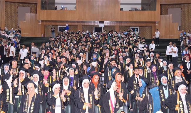 جامعة أسيوط تنظم حفل تخرج الدفعة 38 من كلية التمريض