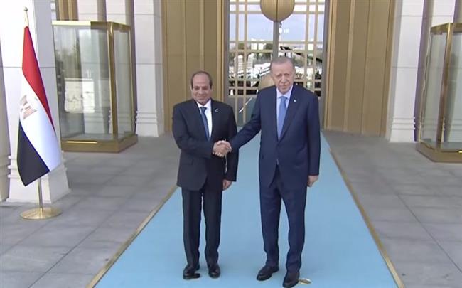  أردوغان يستقبل الرئيس السيسي بالقصر الرئاسي في تركيا 