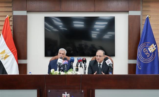 رئيسا هيئتي الدواء والشراء الموحد يعلنان إطلاق مبادرة توطين المواد الخام غير الفعالة