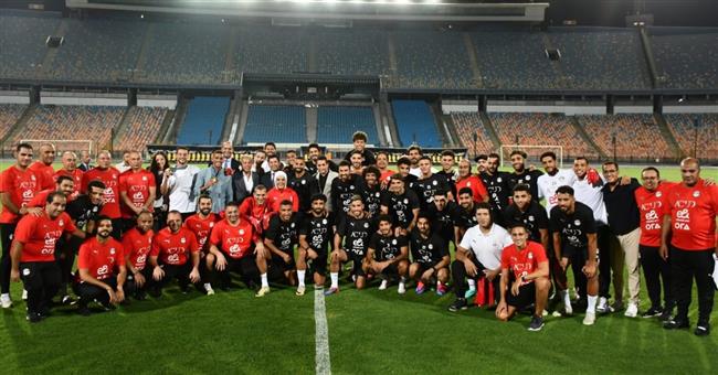 وزير الرياضة يدعم المنتخب الوطني قبل مواجهة كاب فيردي في تصفيات الأمم الإفريقية