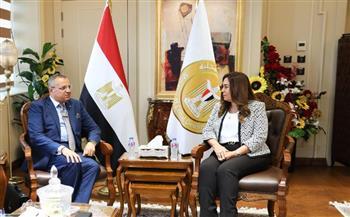 وزيرة التنمية المحلية تبحث مع محافظ جنوب سيناء موقف المشروعات الخدمية والتنموية