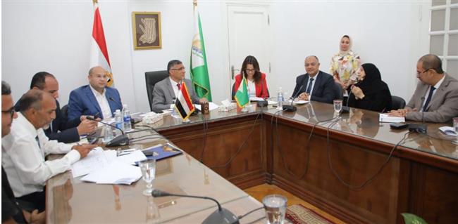 محافظ الجيزة يواصل لقاءاته الأسبوعية مع المواطنين 