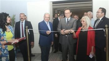   وزير الثقافة يفتتح معرض الرسم التاسع لتنمية المواهب بالأوبرا بـ«شخصيات مصرية»